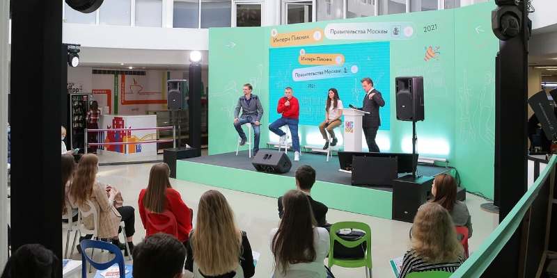 Студенты и выпускники пообщались с представителями ведомств в рамках проекта «Интерн пикник»