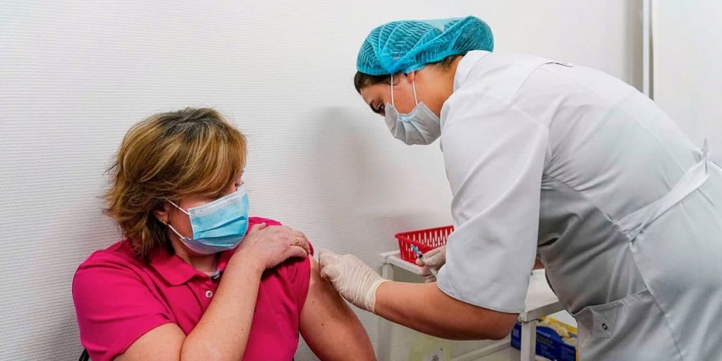 Собянин призвал москвичей не откладывать вакцинацию от COVID-19