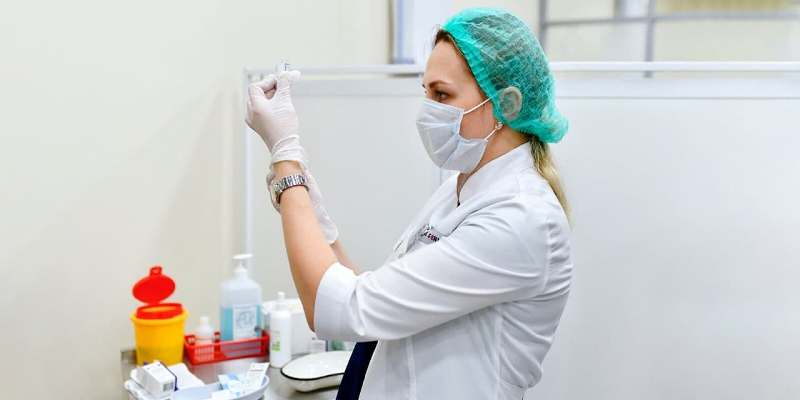 «Это поддержка и людей, и производителей» — предприниматель оценил программу поощрения вакцинации в Москве