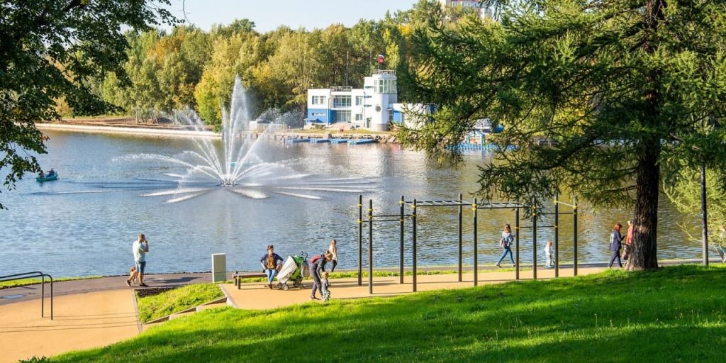 На проблемы со здоровьем во время жары жалуются 80% москвичей